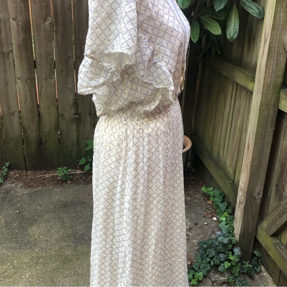 V Neck Maxi Cowgirl Freeflowing Floral Cotton Dress - Picture 9 of 13